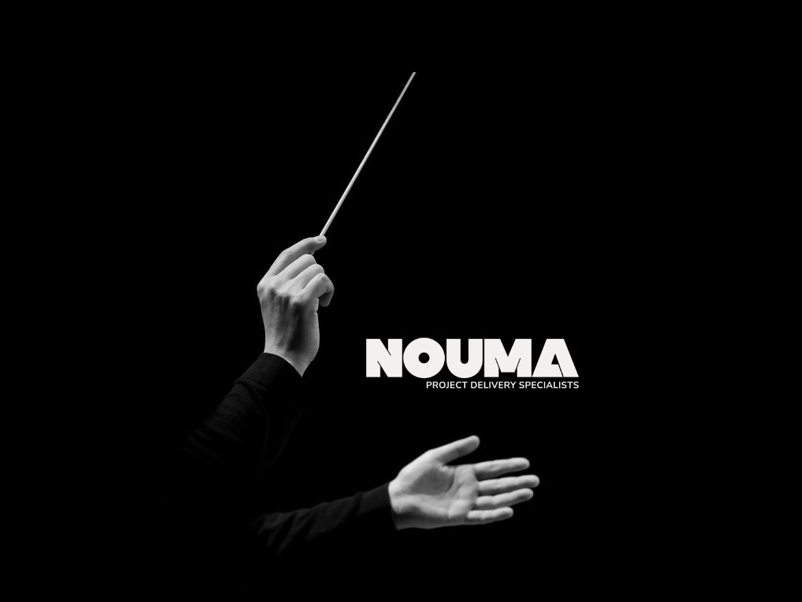 NOUMA — conductor, baton raised